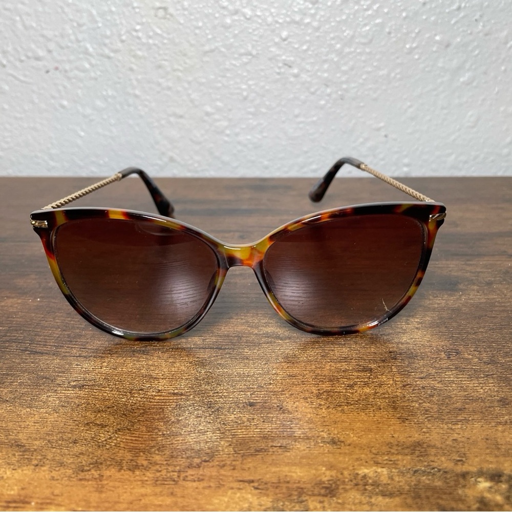Foster Grant women’s Tortoise Shell Sunglasses with Gold arms